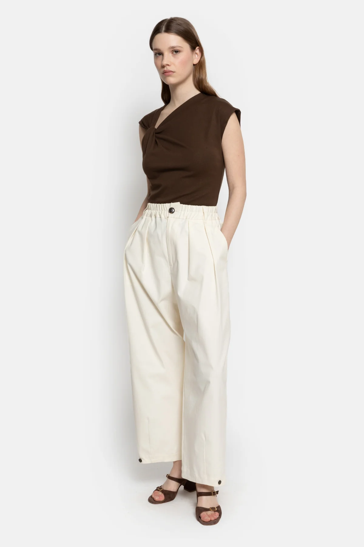 Âme Antwerp - Nurcia T-Shirt met Knoop - Brown